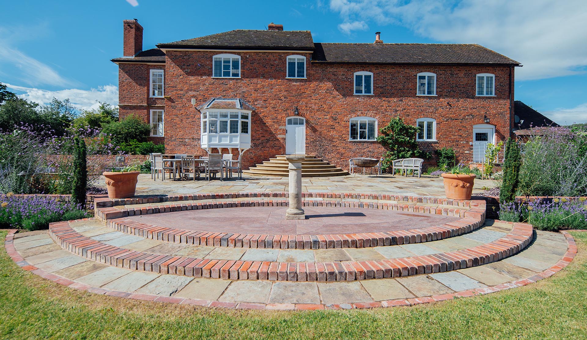 Award winning hard landscaping project with linium bricks by Avery Landscapes