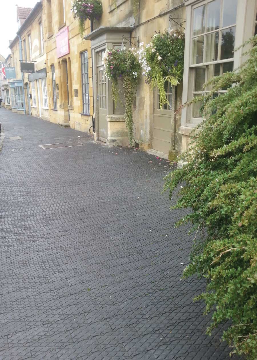 Diamond chequer pavers at Moreton-in-Marsh