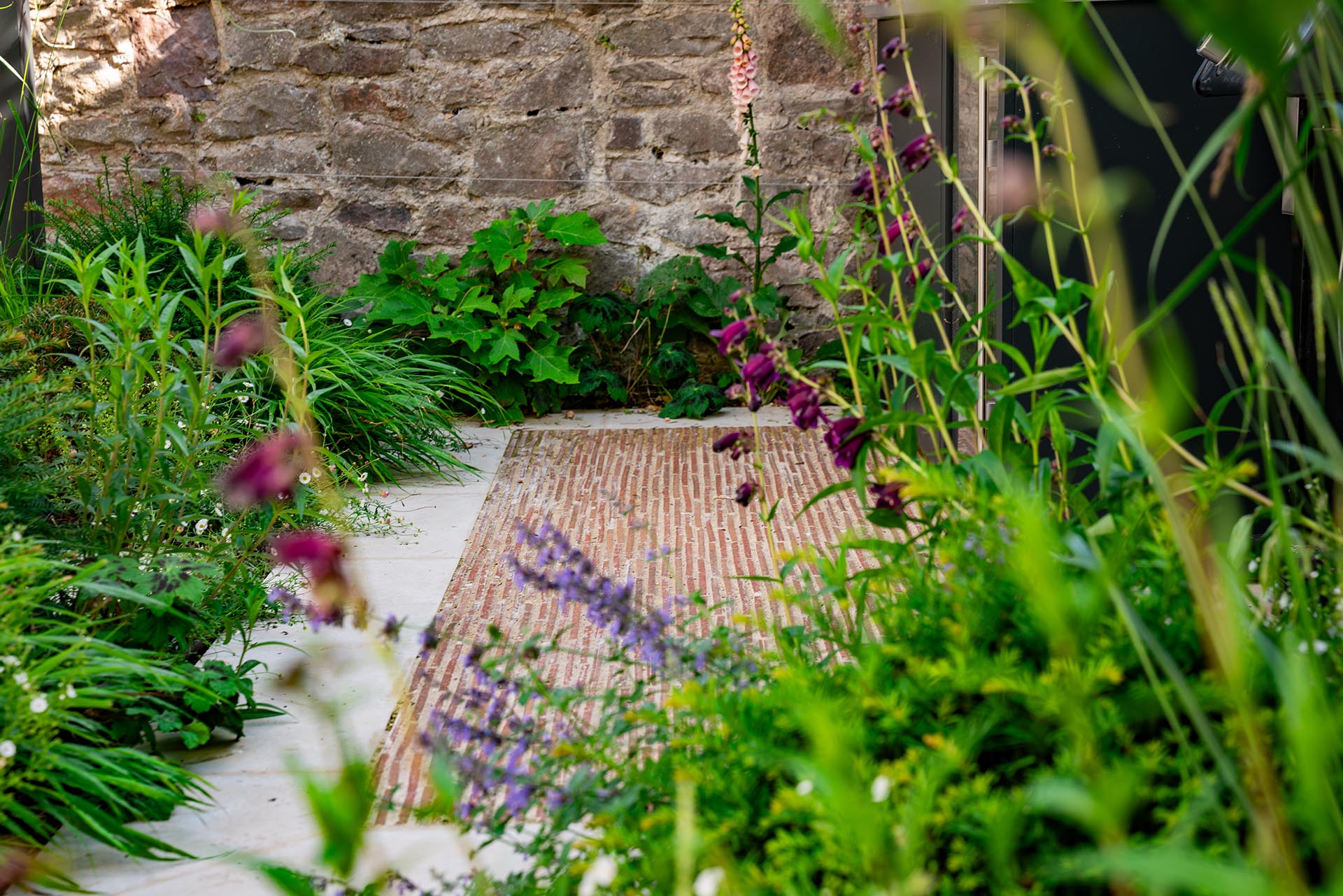 Ketley linium bricks at a Bristol garden by Artisan Landscapes