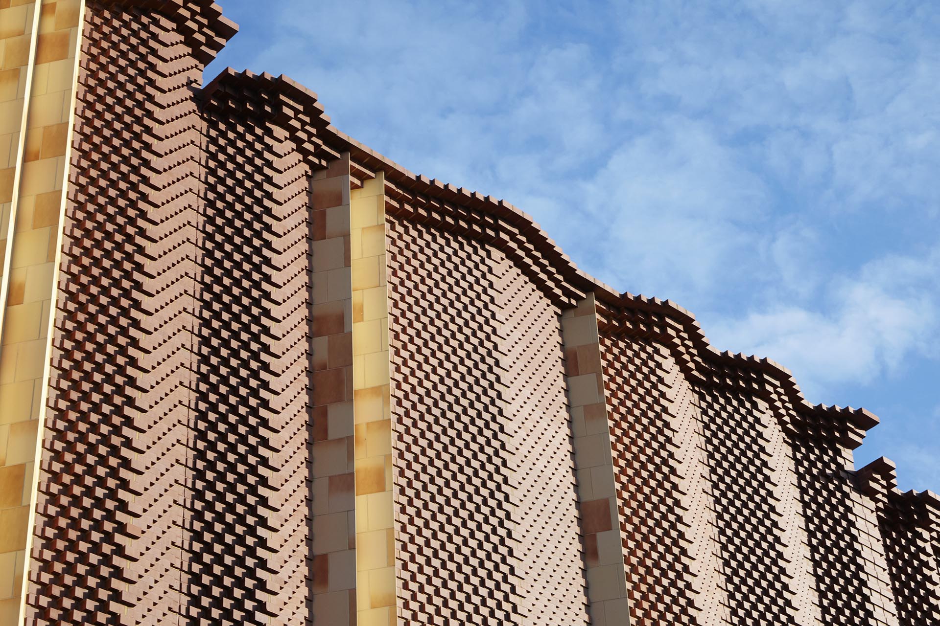 Victoria Gate Arcade in Leeds with Ketley Staffs Red Class A bricks