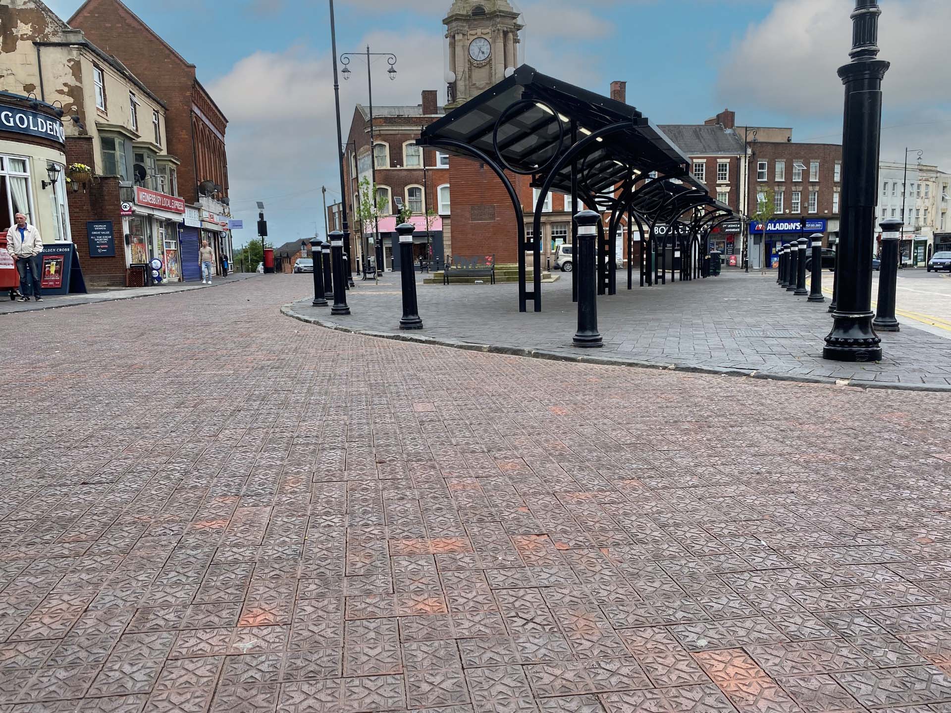 brown brindle star patterned pavers in Wednesbury