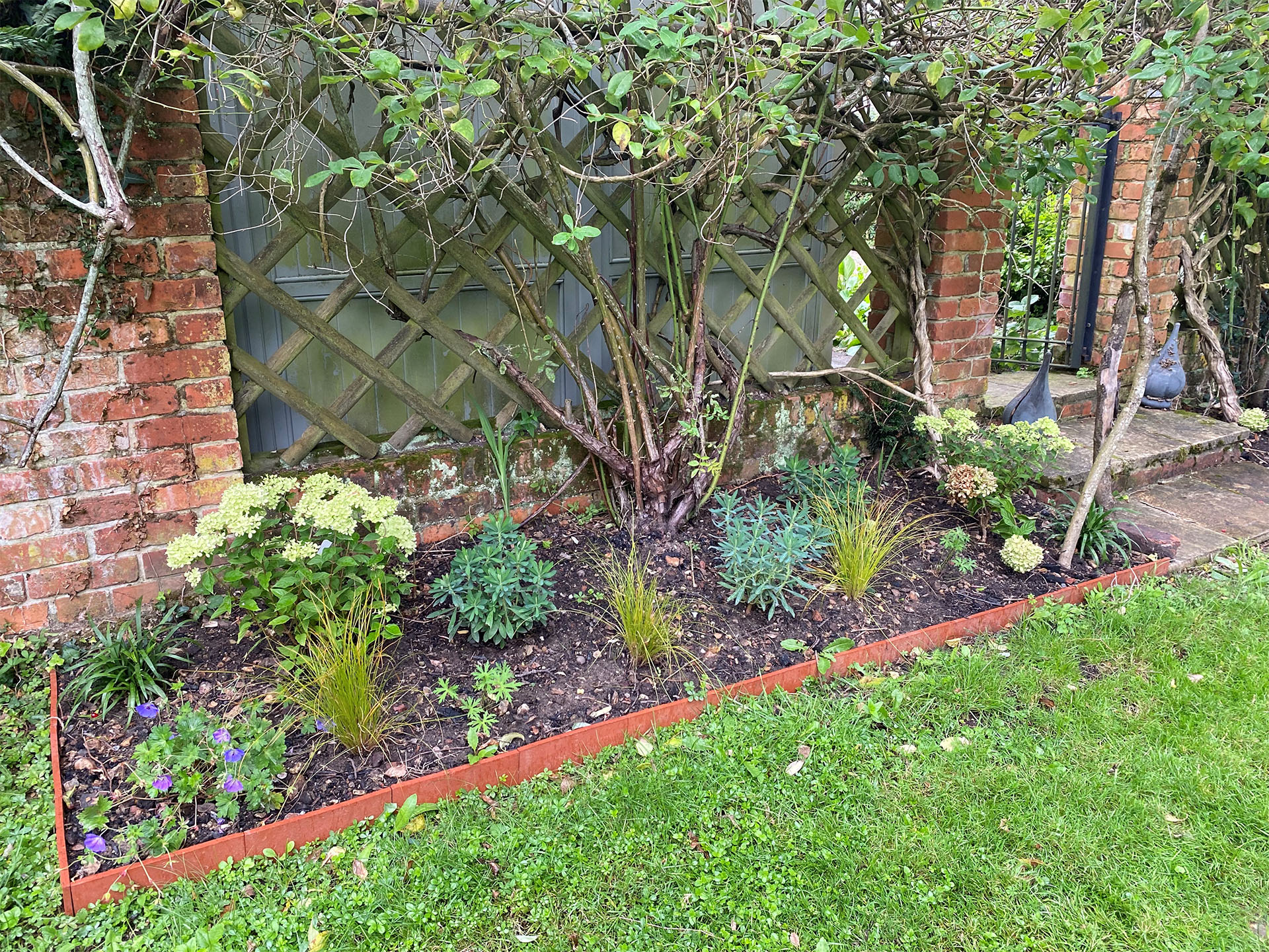 creasing tile edging to flowerbed