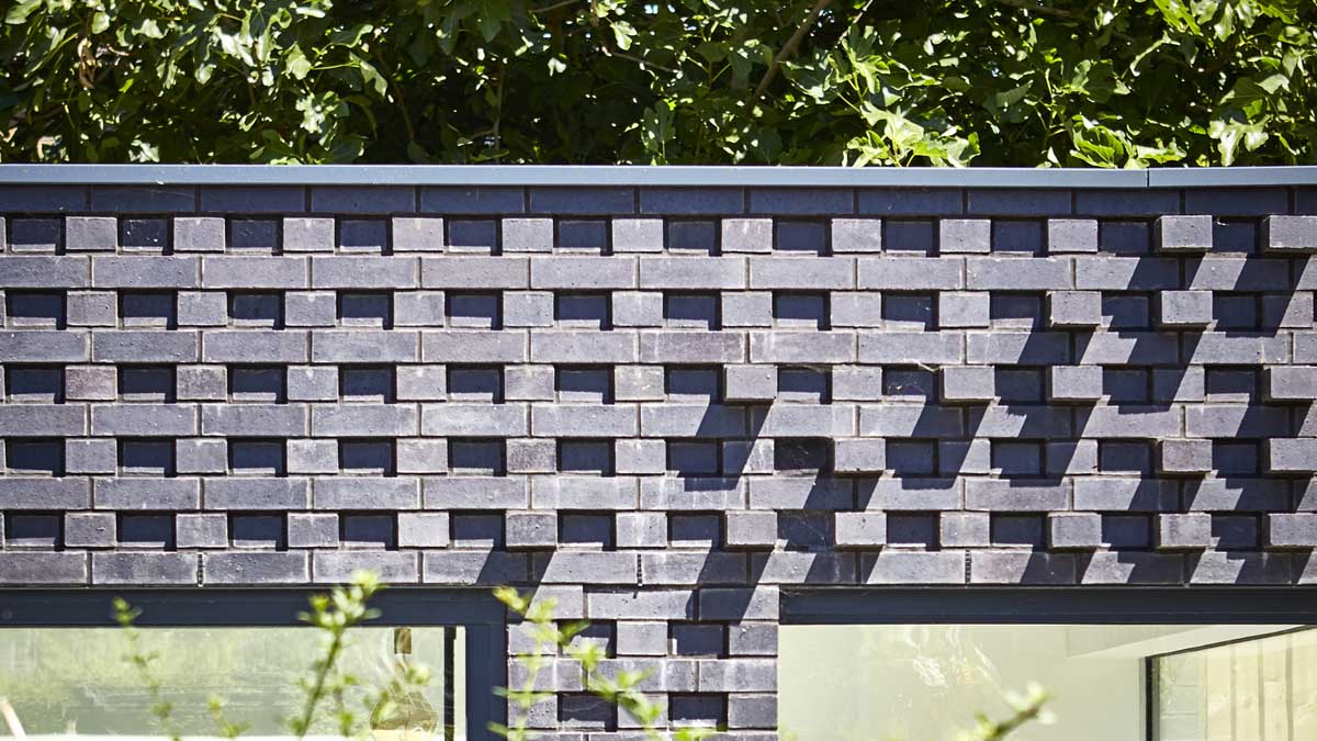 textured brickwork in Ketley staffordshire blue on a residential extension